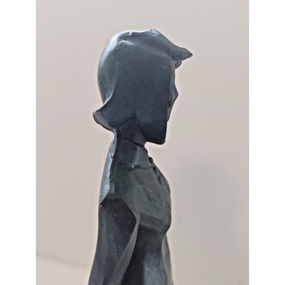 Louis Dionne Hand Made Ceramic Figurine 9 1/4" "Modern Lady in Green" - Picture 12 of 16